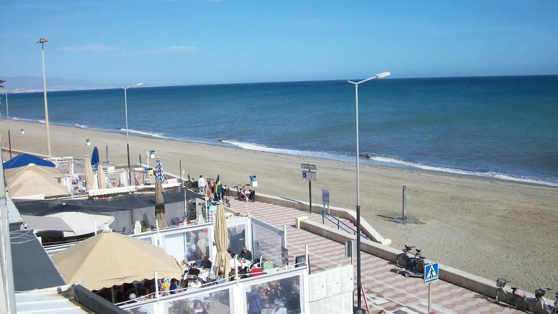 Apartment 1 Bedroom Penthouse On Front Line Of The Beach Roquetas de Mar