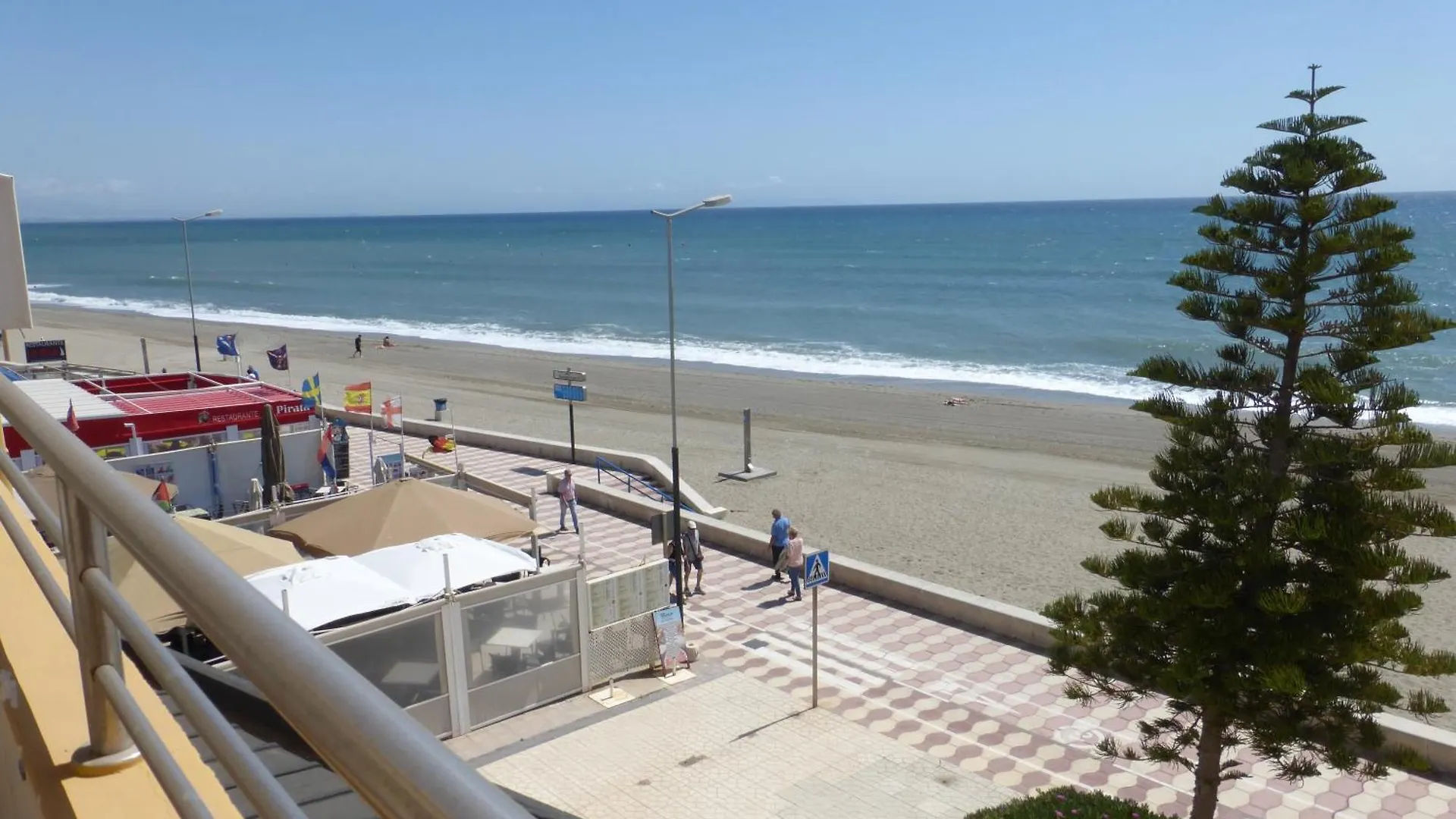 1 Bedroom Penthouse On Front Line Of The Beach Roquetas de Mar 0*,